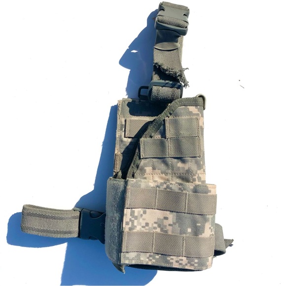 UH-92F-MS-UCA Eagle
Industries Molle Universal 92F
Holster Nsn 1095-01-541-1514 - Picture 4 of 12